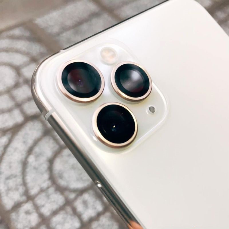 Miếng Bảo Vệ Lens Camera iPhone 12 Pro Max Hiệu Kuzoom dán từng mắt camera sẽ được bảo vệ tuyệt đối, hạn chế trầy xước va đạp camera